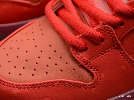 Dunk CW7093-601 Nike low"strawberry cough" SB 0606